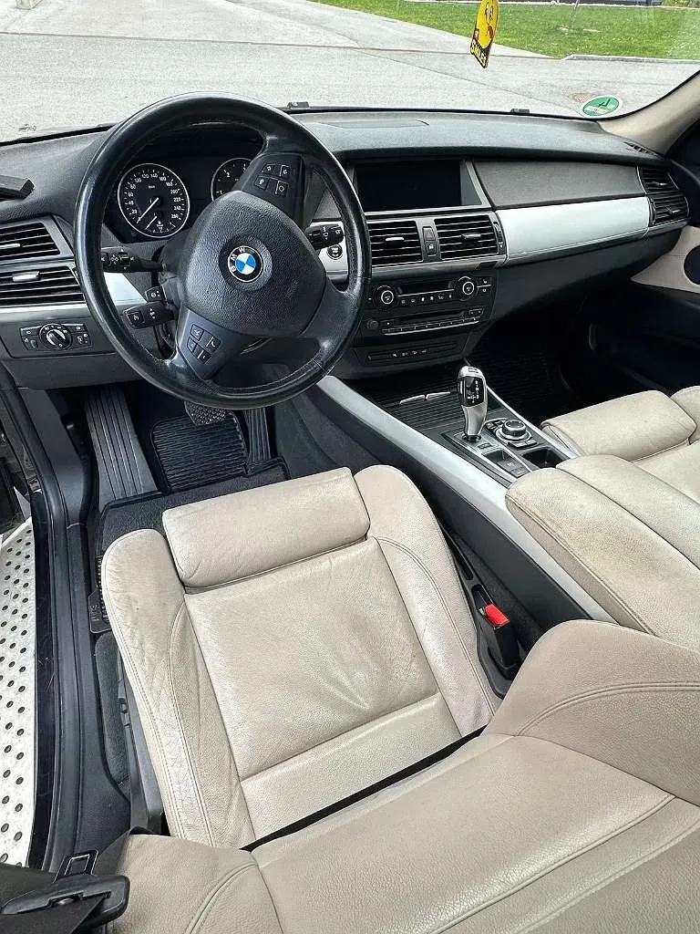 BMW X5 2011 photo 2