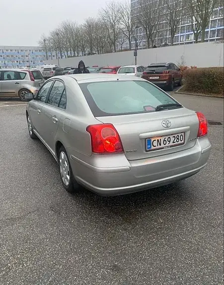 Toyota Avensis 2004 photo 5