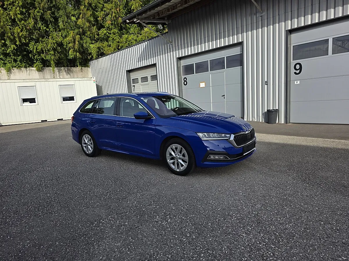 Skoda Octavia 2021 photo 2