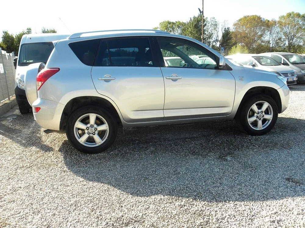 Toyota Rav4 2007 photo 2