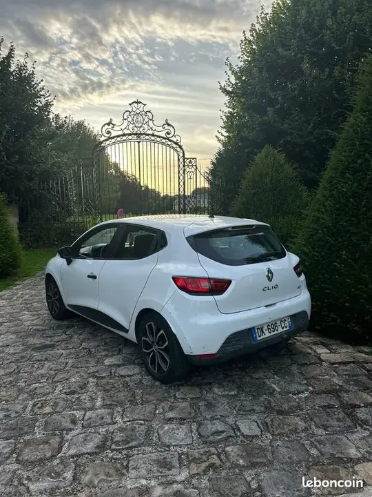 Renault Clio 2014 photo 2