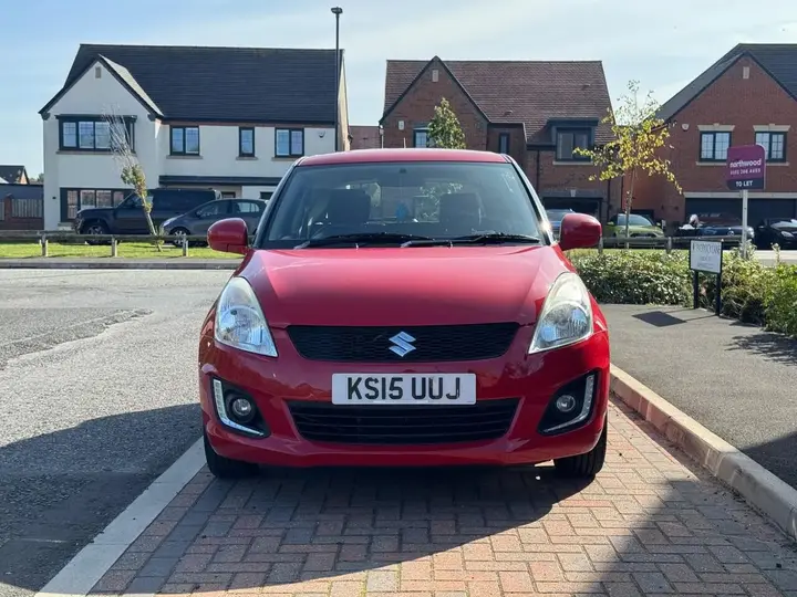 Suzuki Swift 2015 photo 2
