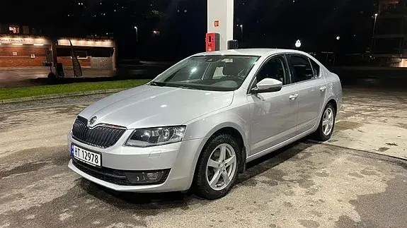 Skoda Octavia 2013 photo 2