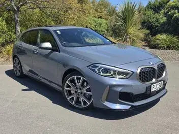 BMW 135I 2022 photo 2