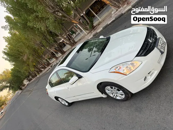 Nissan Altima 2012 photo 2