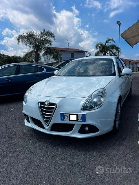 Alfa Romeo Giulietta 2011 photo 2