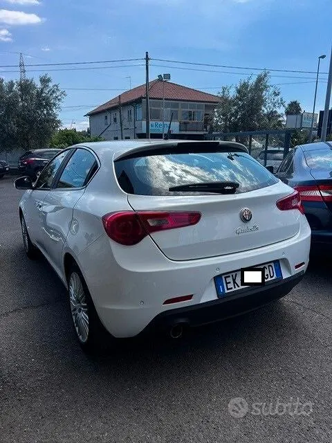 Alfa Romeo Giulietta 2011 photo 5