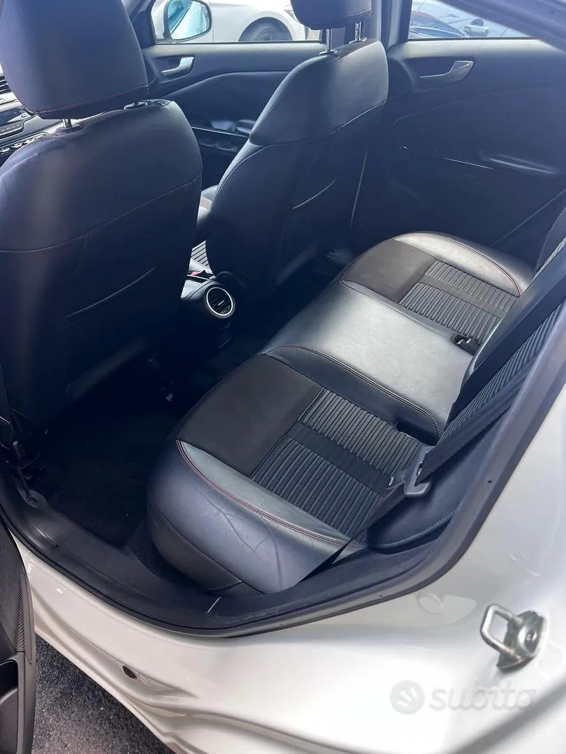 Alfa Romeo Giulietta 2011 photo 4