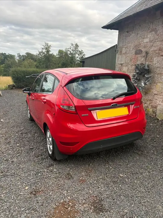Ford Fiesta 2012 photo 2