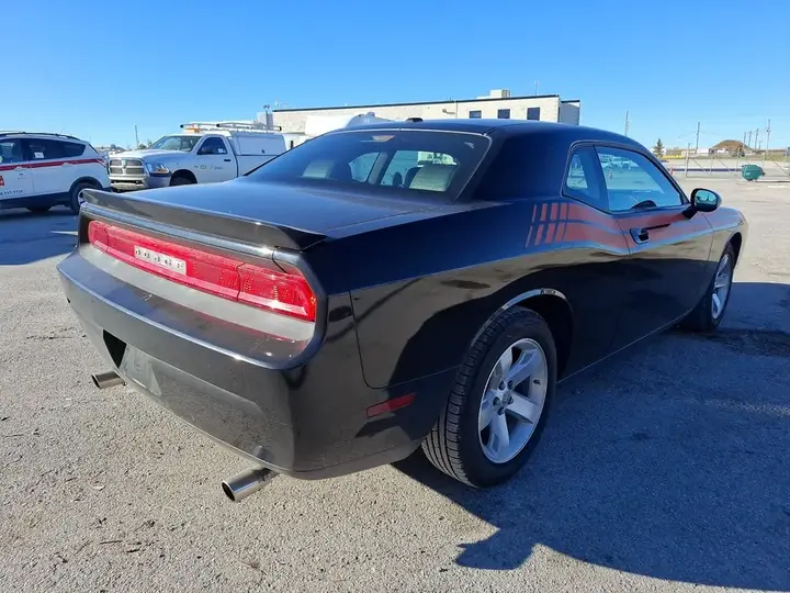 Dodge Challenger 2009 photo 5