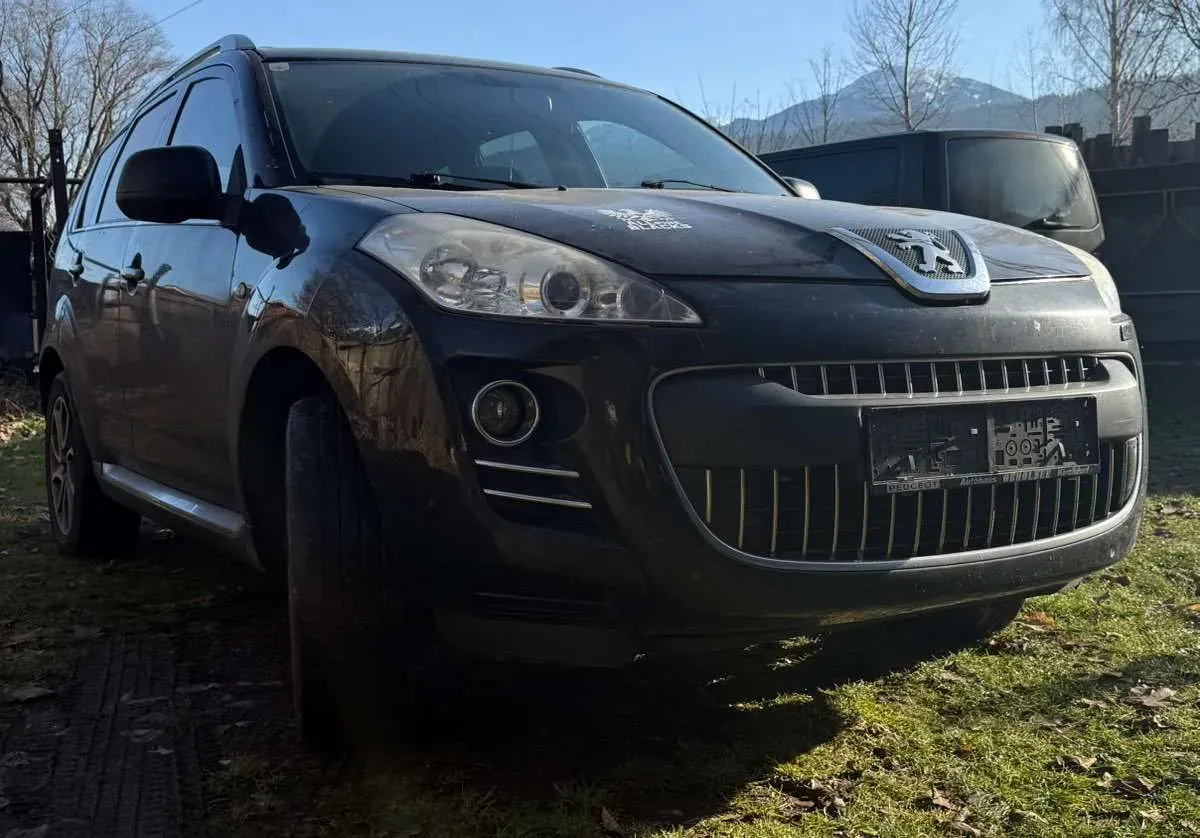 Peugeot 4007 2010 photo 2