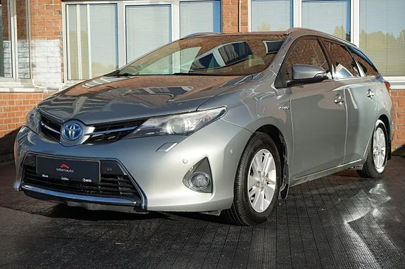 Toyota Auris 2013 photo 5
