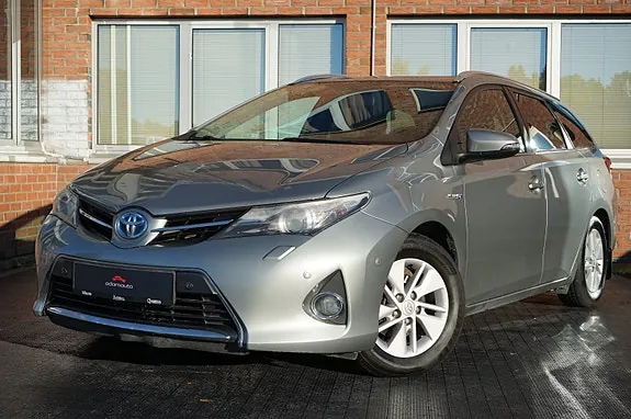 Toyota Auris 2013 photo 2