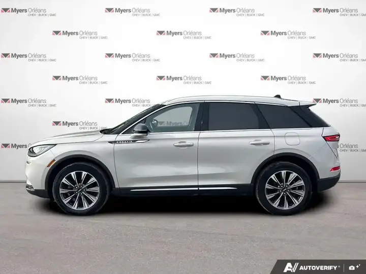 Lincoln Corsair 2022 photo 2