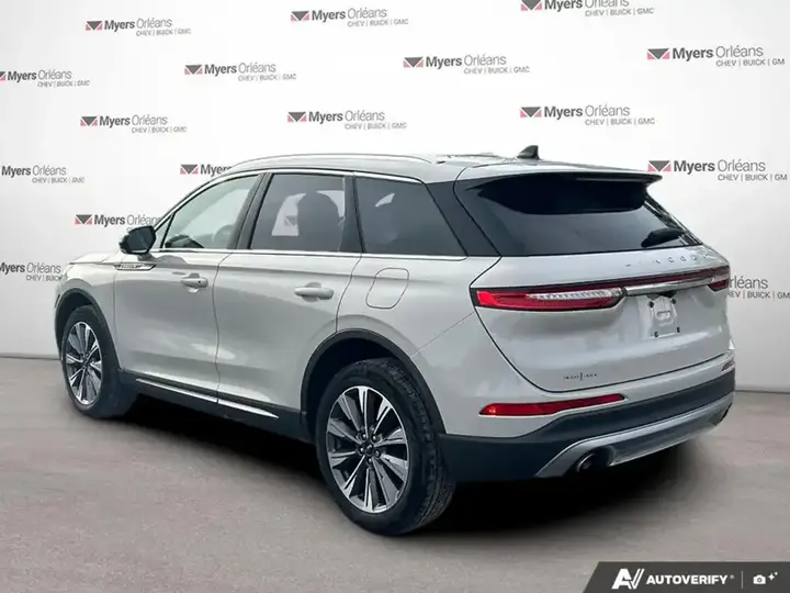 Lincoln Corsair 2022 photo 3