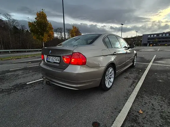 BMW 320D 2009 photo 5