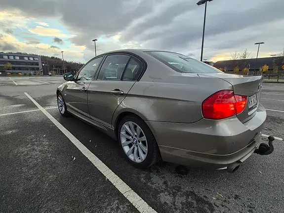 BMW 320D 2009 photo 3