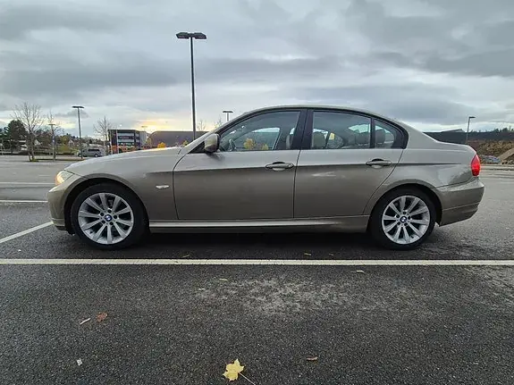 BMW 320D 2009 photo 2