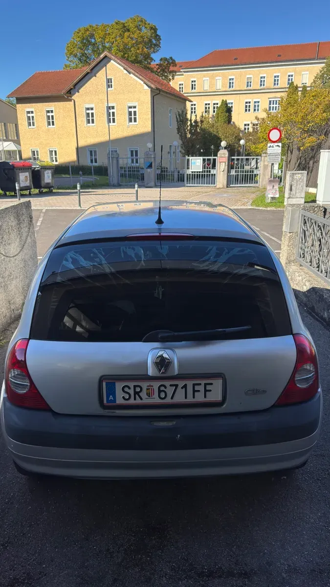 Renault Clio 2004 photo 3