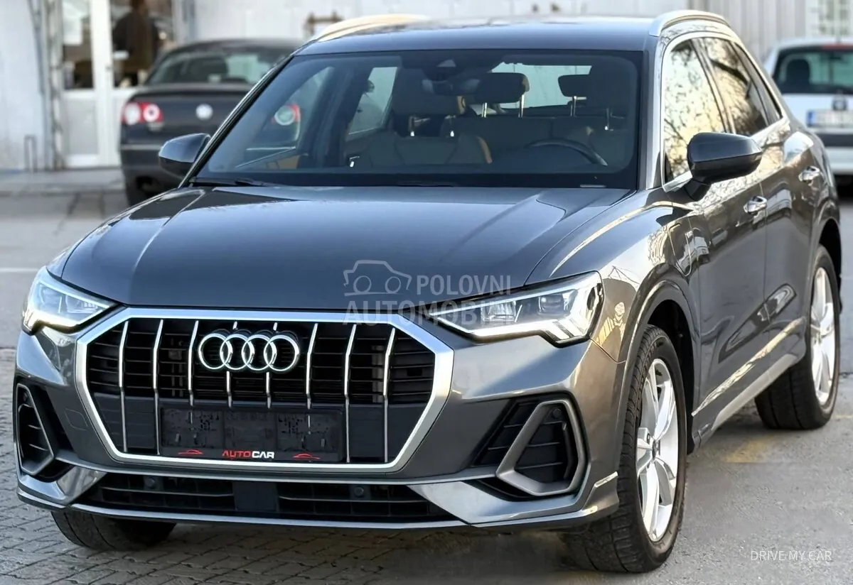 Audi Q3 2021 photo 2