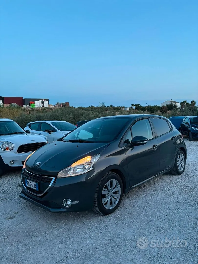 Peugeot 208