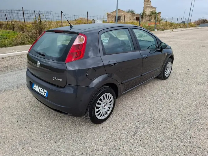 Fiat Grande Punto 2009 photo 5