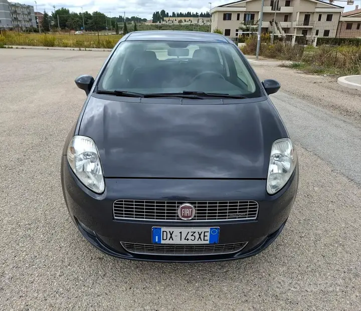 Fiat Grande Punto 2009 photo 3