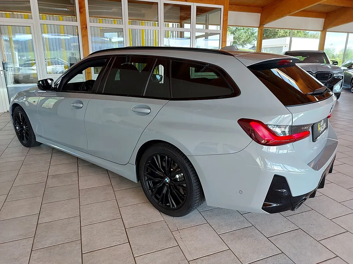 BMW 3 Series 2023 photo 3