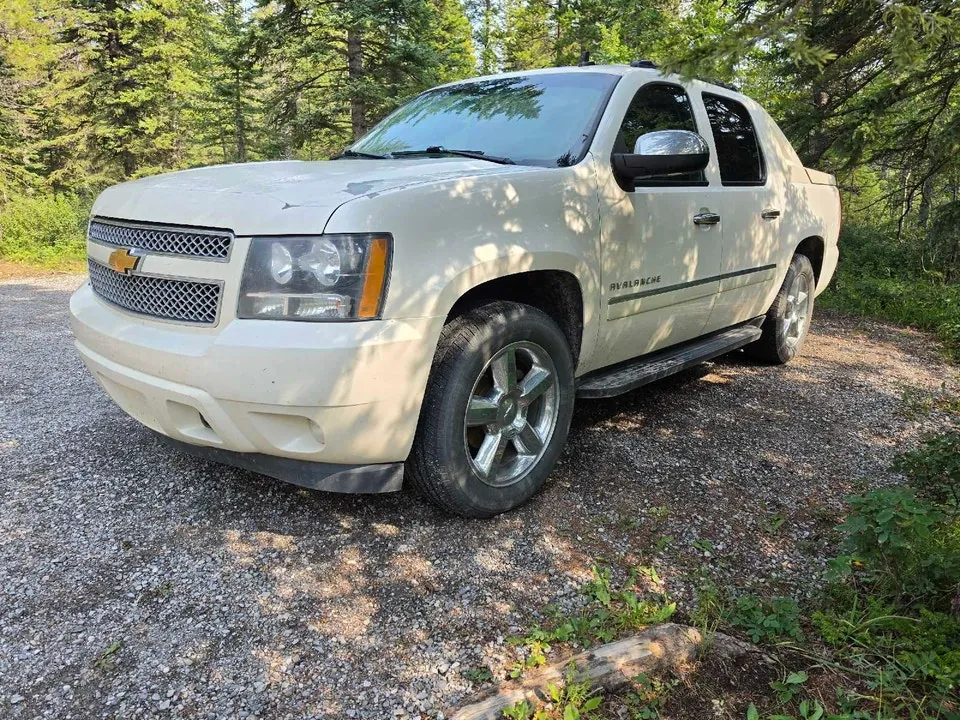 Chevrolet Avalanche 2012 photo 3