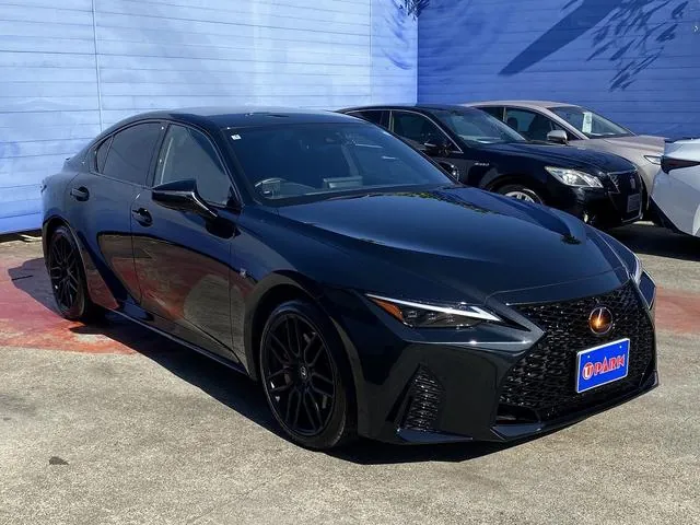 Toyota Is 2020 photo 3