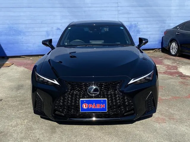 Toyota Is 2020 photo 4