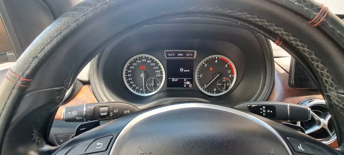 Mercedes-Benz B-Class 2012 photo 2