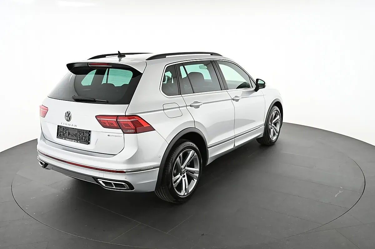 Volkswagen Tiguan 2021 photo 2