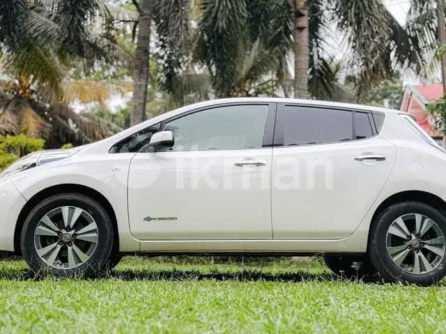 Nissan Leaf 2012 photo 3