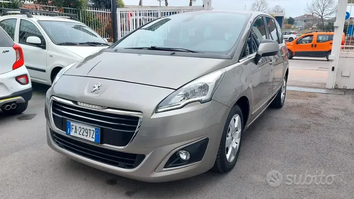 Peugeot 5008 2015 photo 4
