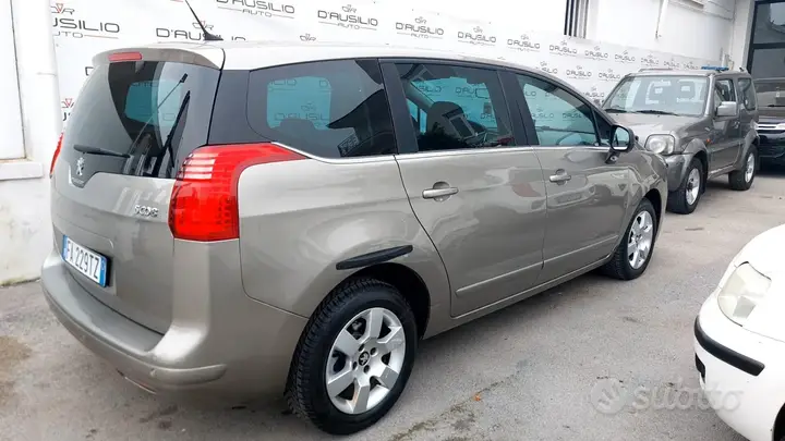 Peugeot 5008 2015 photo 3