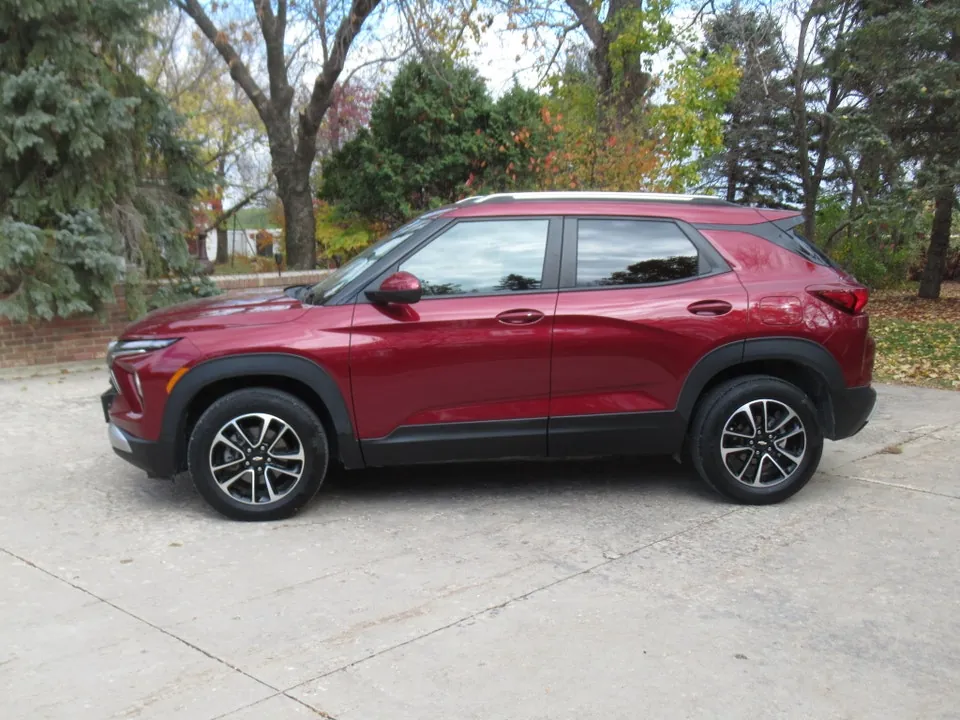 Chevrolet Trailblazer 2024 photo 2