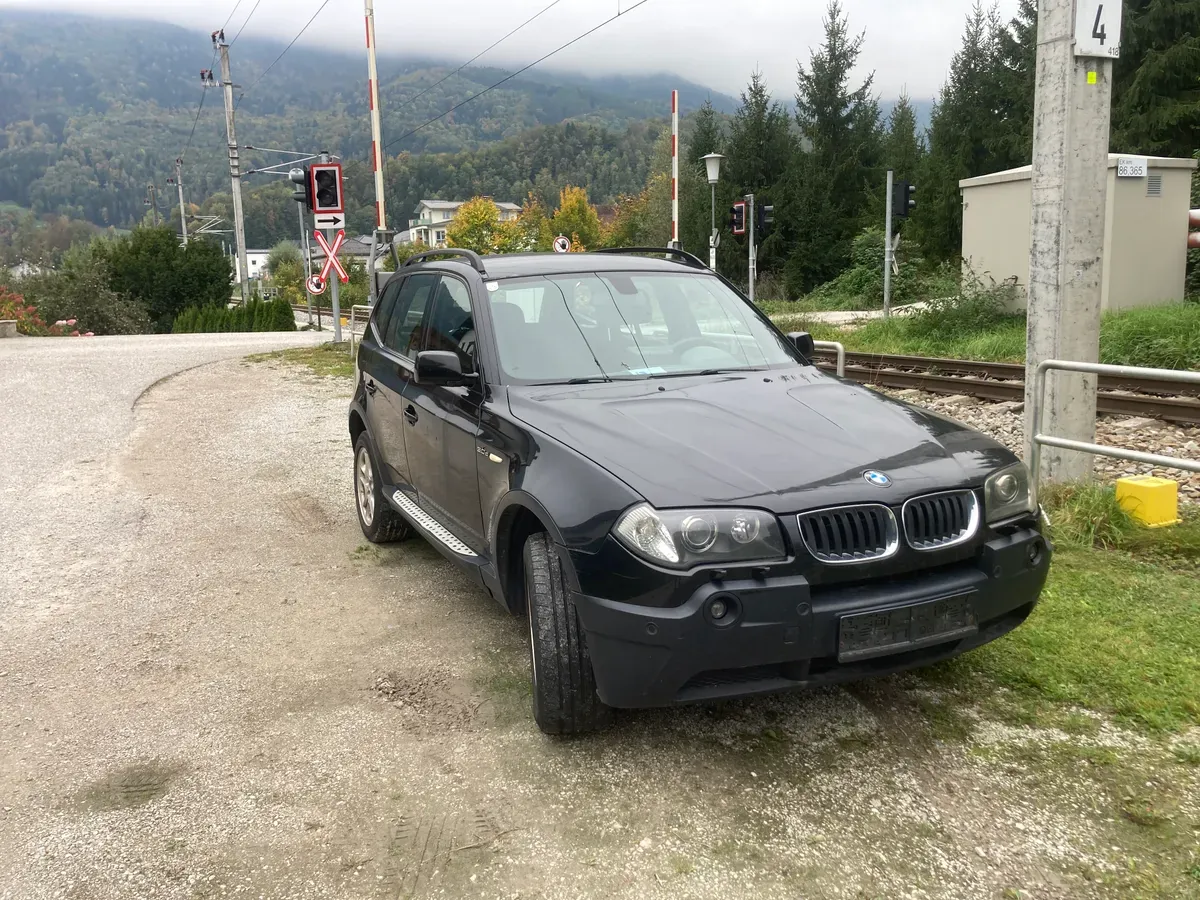 BMW X3 2004 photo 2