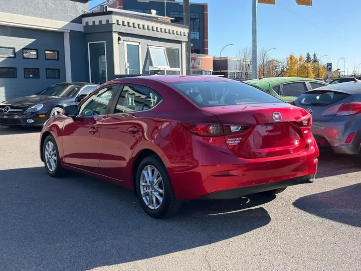 Mazda 3 2016 photo 4