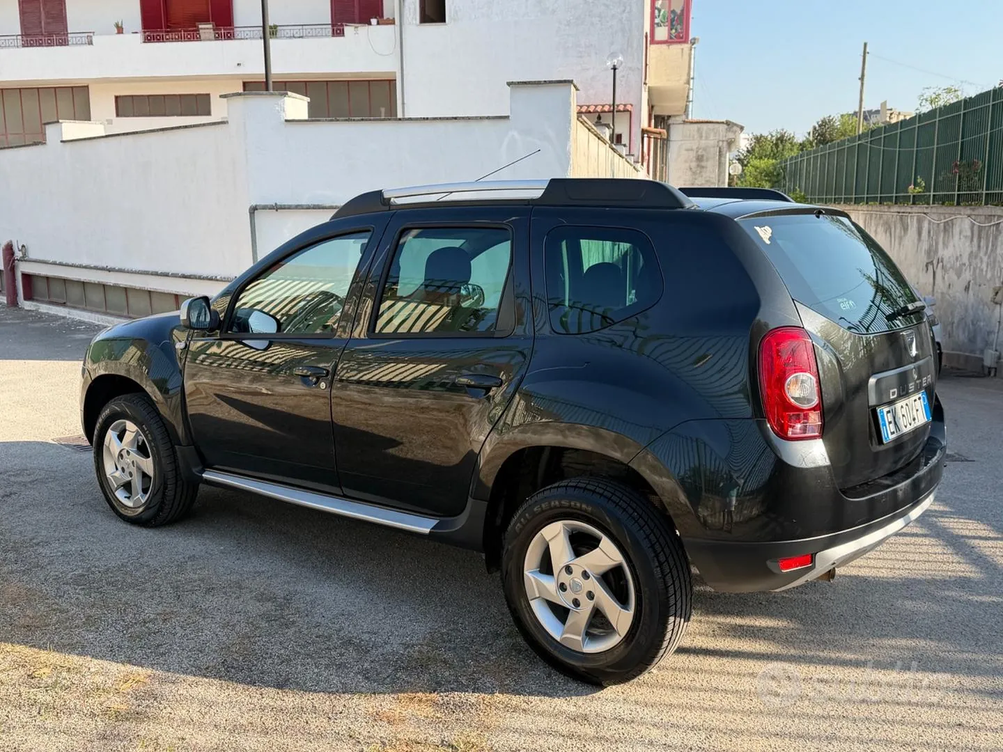 Dacia Duster 2011 photo 4