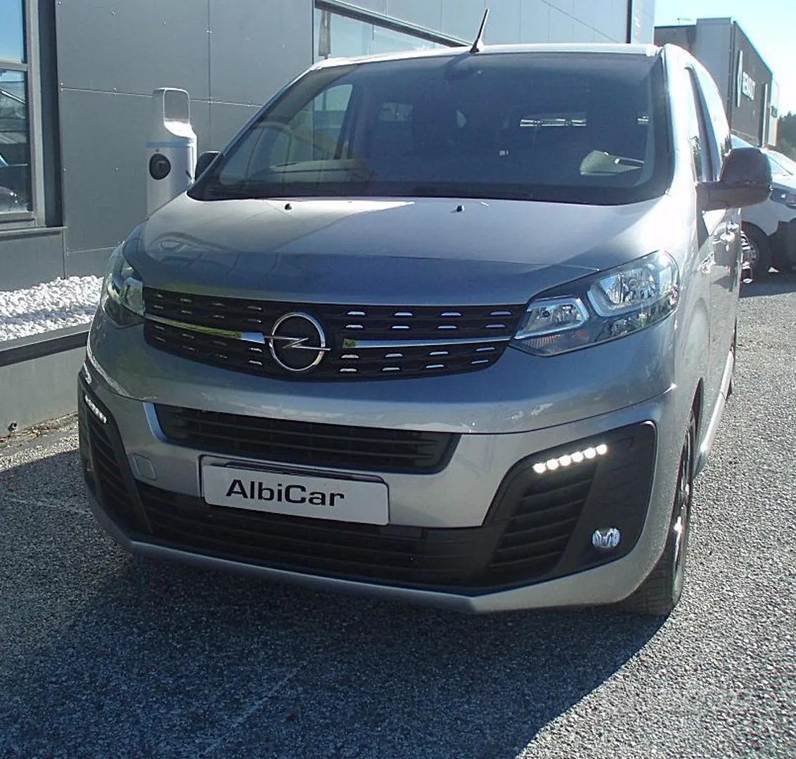 Opel Zafira 2022 photo 2