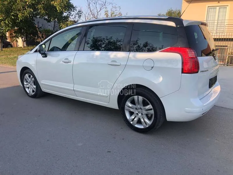 Peugeot 5008 2010 photo 4