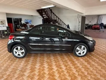 Peugeot 207 2011 photo 3