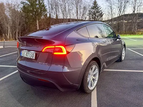 Tesla Model Y 2022 photo 3