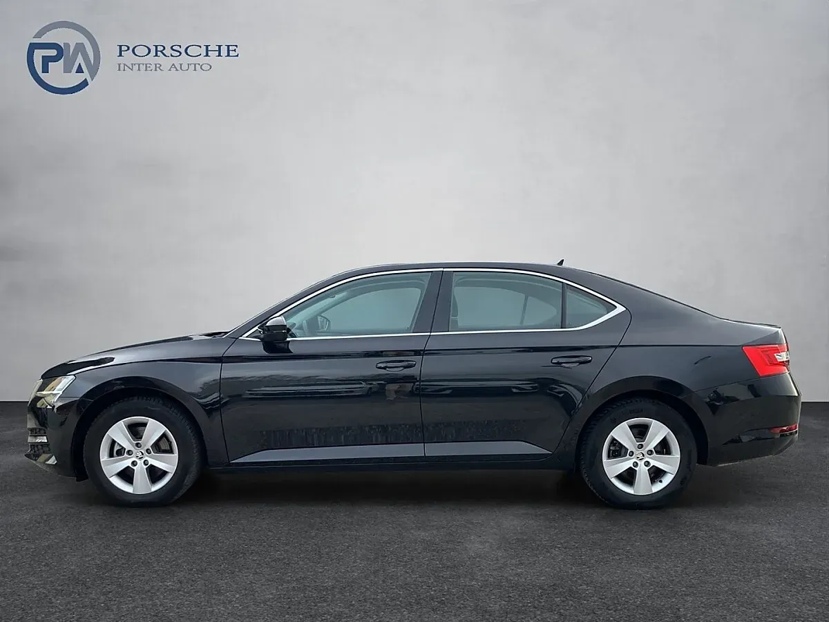 Skoda Superb 2021 photo 2