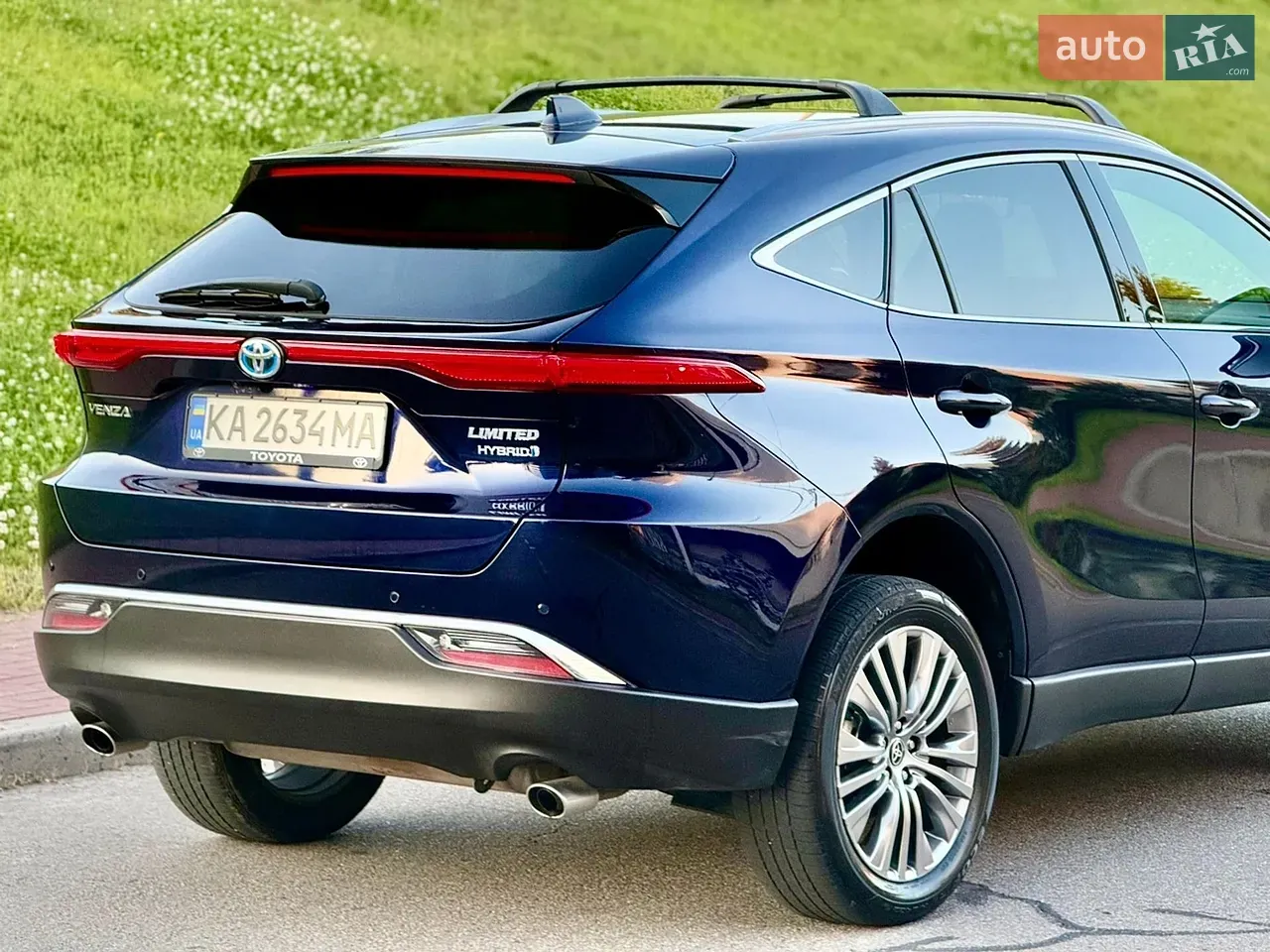 Toyota Venza 2021 photo 2