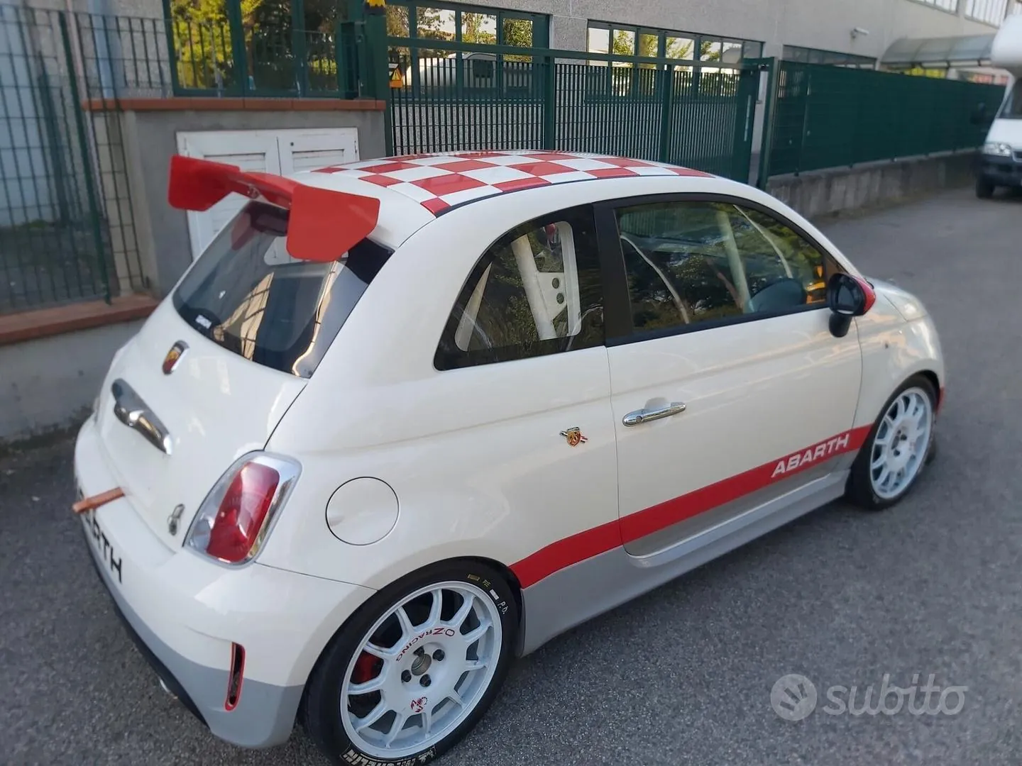 Abarth 500 2009 photo 2