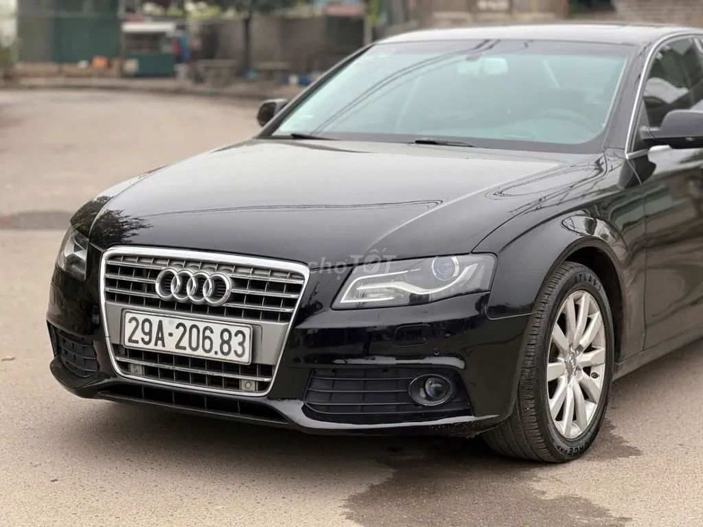 Audi A4 2010 photo 5
