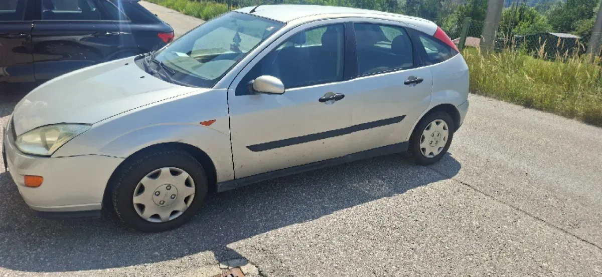 Ford Focus 2000 photo 3