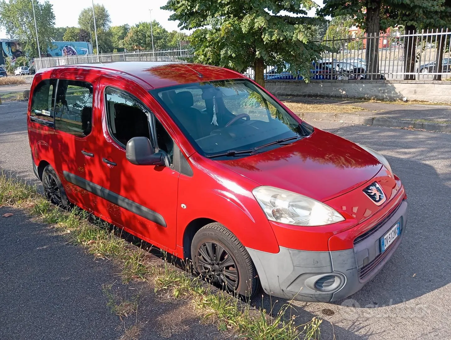 Peugeot Partner 2009 photo 2